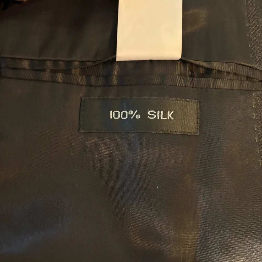 Andrew Fezza Black 100% Silk Blazer